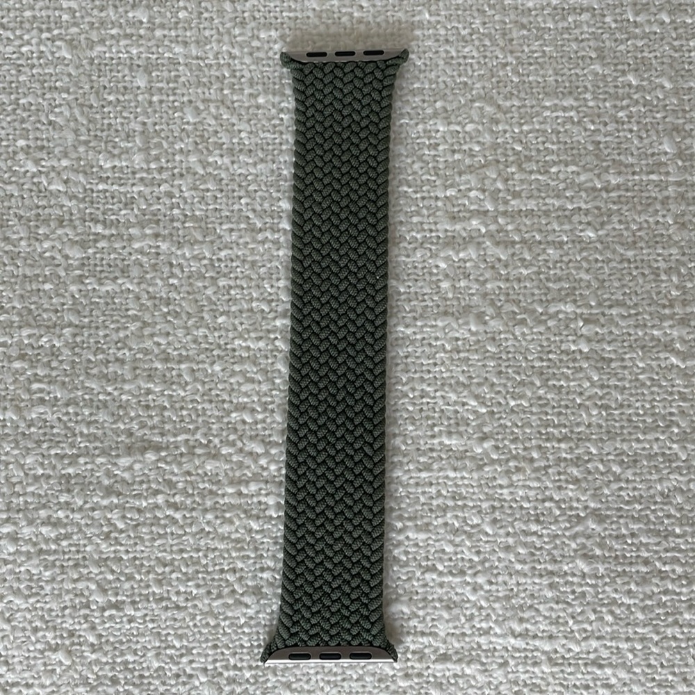 Apple Watch braided solo loop band 44mm size 6